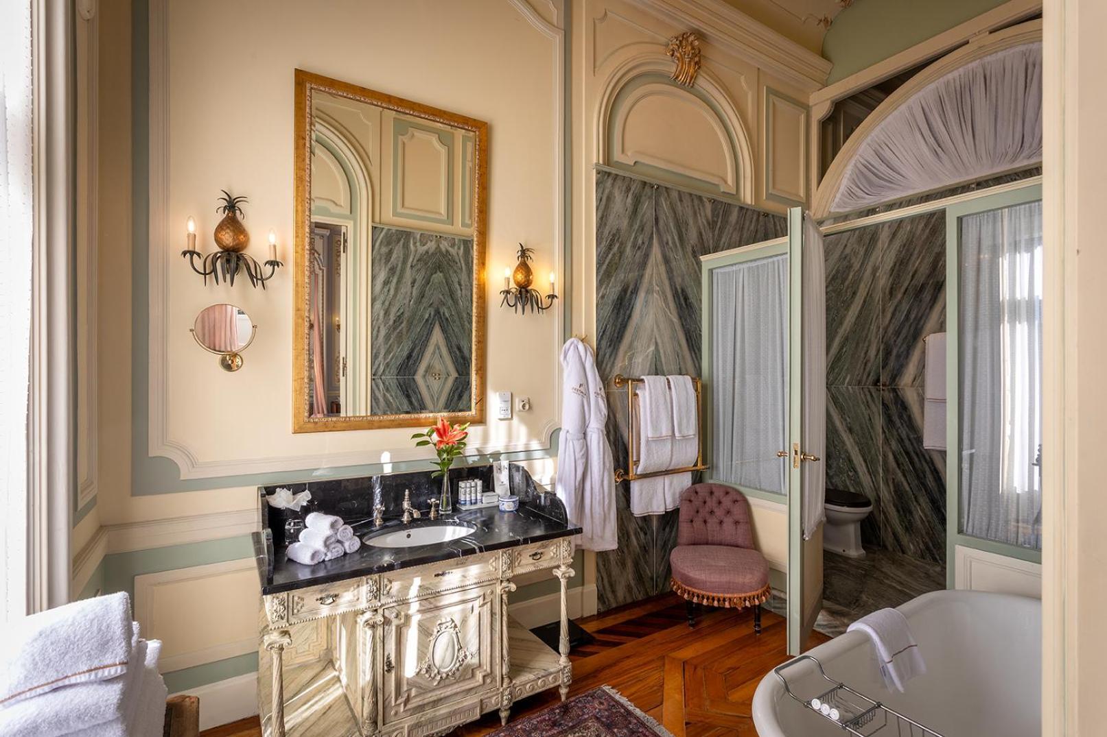 เปสตานา พาเลซ ลิสบัว - โฮเต็ล แอนด์ เนชันแนล โมนิวเมนต์ Hotel ลิสบอน ภายนอก รูปภาพ Bathroom